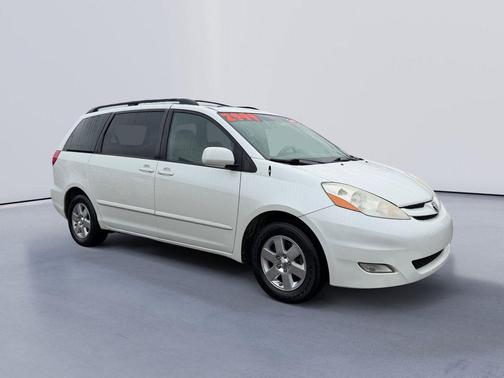 2010 Toyota Sienna XLE