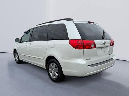 2010 Toyota Sienna XLE