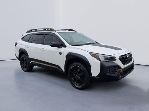 Crystal White Pearl 2024 Subaru Outback Wilderness