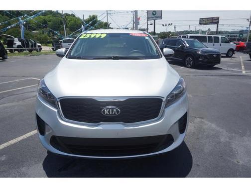 Photo 3 of 25 of 2019 Kia Sorento LX