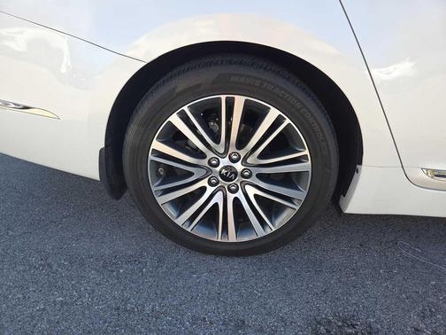 2014 Kia Cadenza Premium