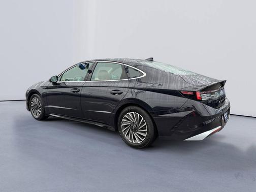 Carbon Blue 2025 Hyundai SONATA Hybrid Limited