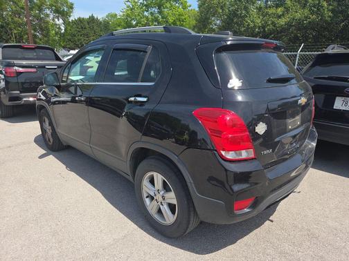 Mosaic Black Metallic 2019 Chevrolet Trax LT