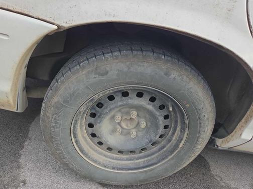 2002 Ford Crown Victoria Base