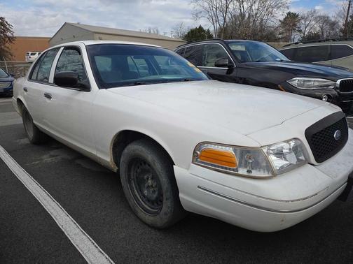 2002 Ford Crown Victoria Base