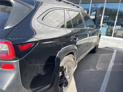 Crystal Black Silica 2024 Subaru Outback Wilderness