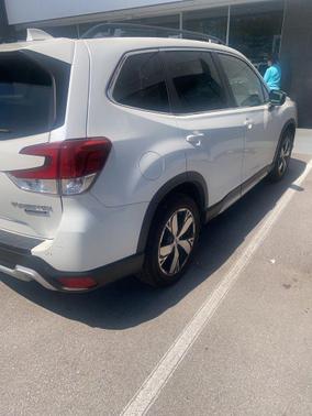 Crystal White Pearl 2020 Subaru Forester Touring