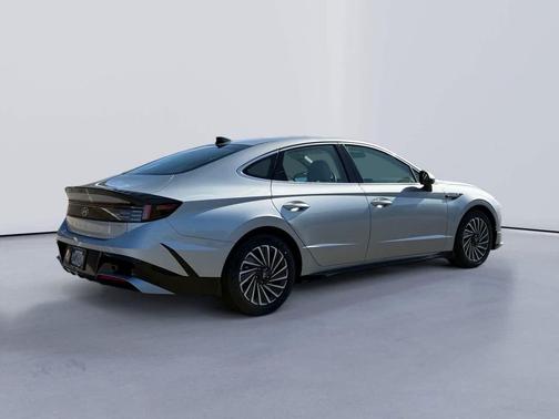 2025 Hyundai SONATA Hybrid SE