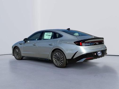 2025 Hyundai SONATA Hybrid SE