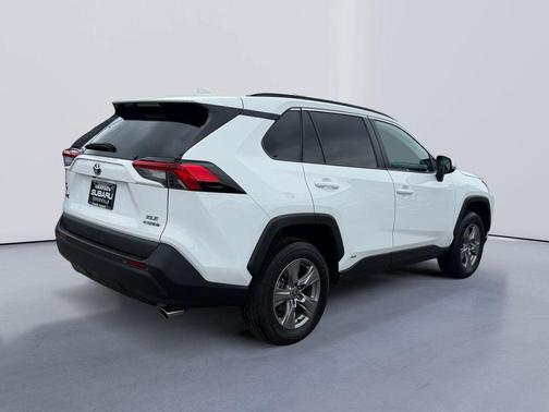 Ice 2024 Toyota RAV4 Hybrid XLE