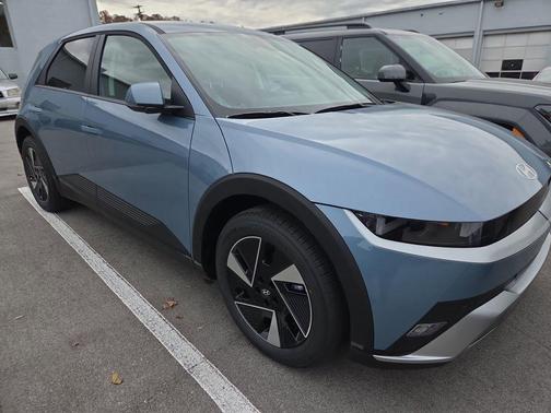 2026 Hyundai IONIQ 5 SE Standard Range