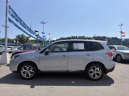 Ice Silver Metallic 2017 Subaru Forester 2.5i Touring