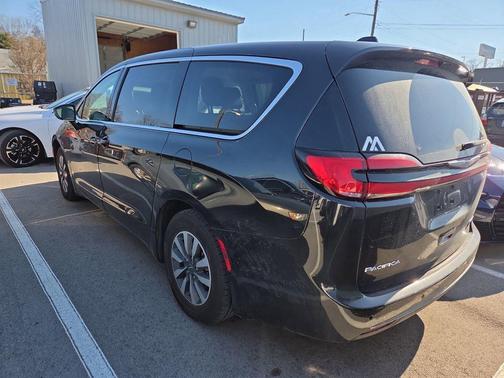 2023 Chrysler Pacifica Hybrid Touring L
