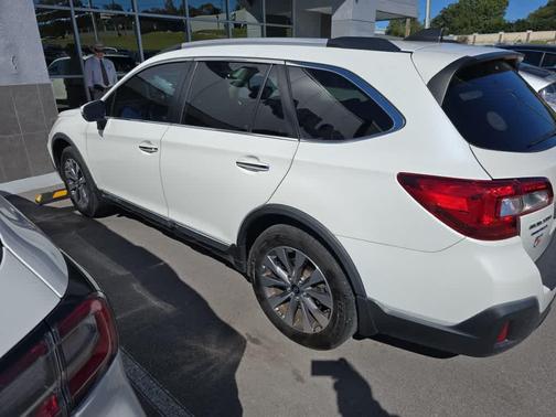 2018 Subaru Outback 2.5i Touring