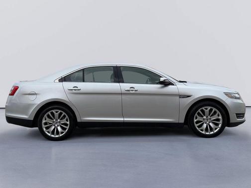 2019 Ford Taurus Limited