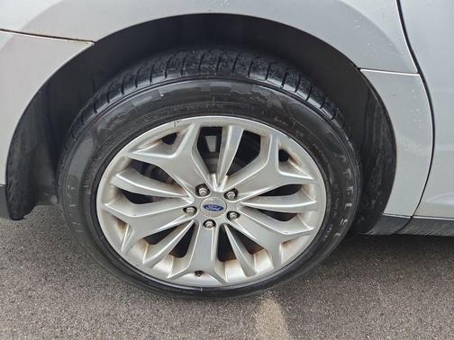 2019 Ford Taurus Limited