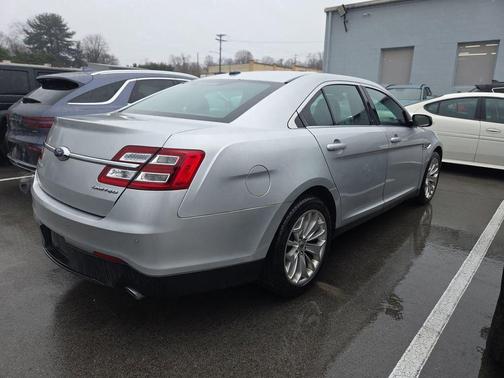 2019 Ford Taurus Limited