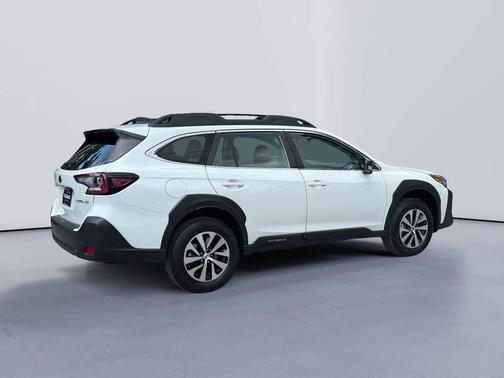 2025 Subaru Outback Base