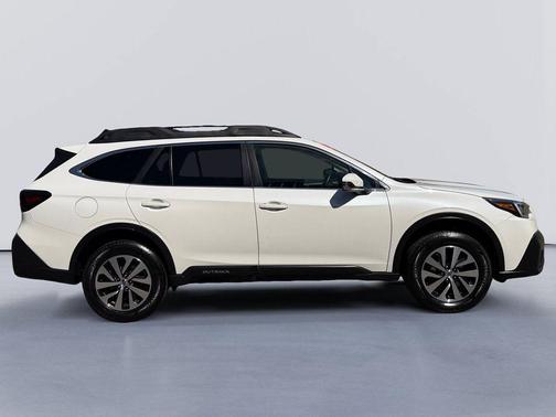 Crystal White Pearl 2020 Subaru Outback Premium