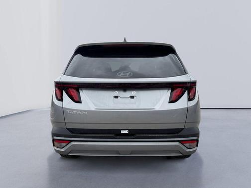 Shimmering Silver 2026 Hyundai TUCSON SEL