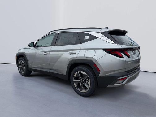 Shimmering Silver 2026 Hyundai TUCSON SEL