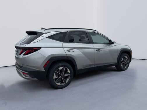Shimmering Silver 2026 Hyundai TUCSON SEL