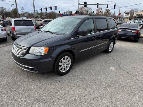 2013 Chrysler Town & Country Touring