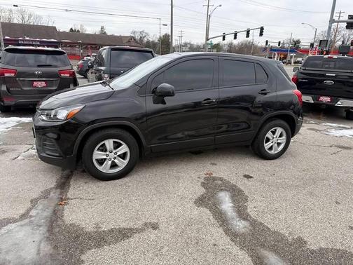 Mosaic Black Metallic 2021 Chevrolet Trax LS