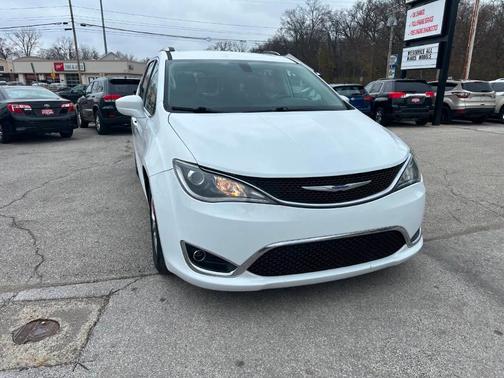 2018 Chrysler Pacifica Touring-L