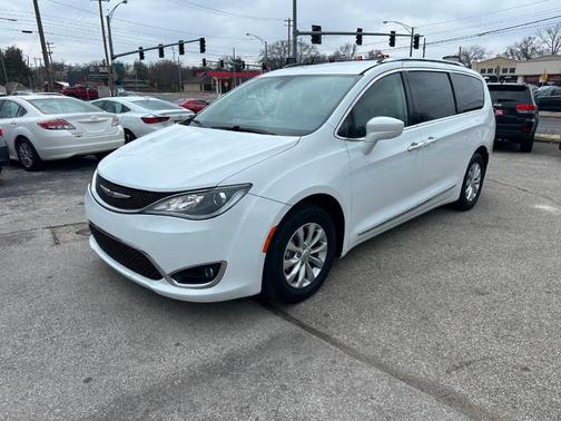 2018 Chrysler Pacifica Touring-L