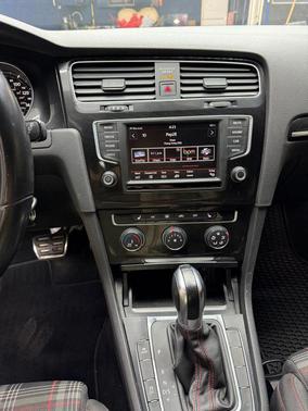 2016 Volkswagen Golf GTI 2.0T SE 4-Door