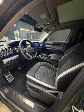 2024 Volkswagen Atlas 2.0T SE w/Technology 4MOTION