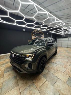 2024 Volkswagen Atlas 2.0T SE w/Technology 4MOTION