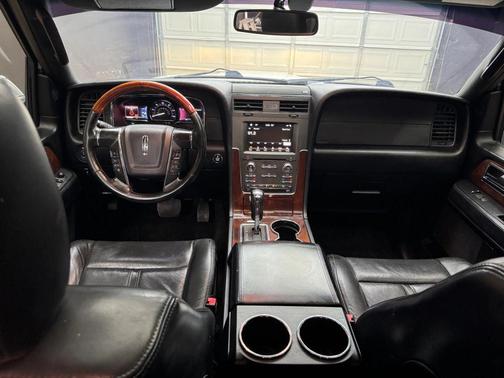 2016 Lincoln Navigator Select