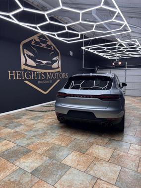 2021 Porsche Macan Sport Utility 4D