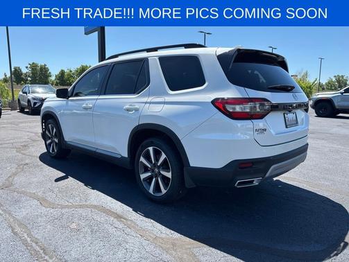 Platinum White Pearl 2023 Honda Pilot