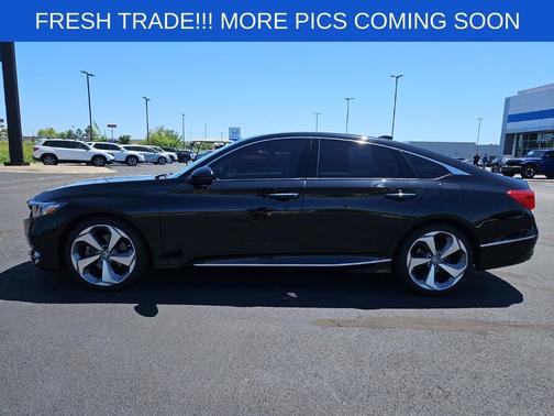 Crystal Black Pearl 2018 Honda Accord