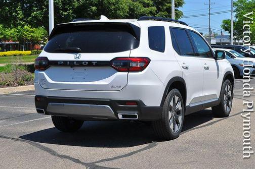 Platinum White Pearl 2026 Honda Pilot Elite