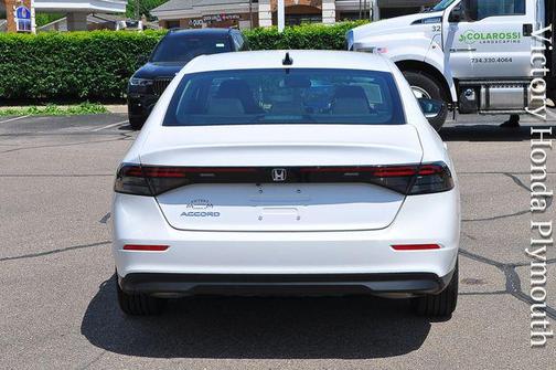 Platinum White Pearl 2025 Honda Accord SE