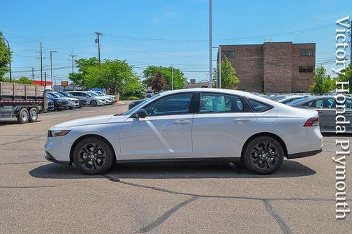 Platinum White Pearl 2025 Honda Accord SE