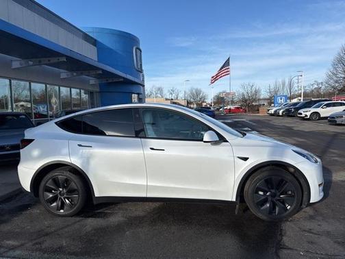 2025 Tesla Model Y Long Range Dual Motor All-Wheel Drive