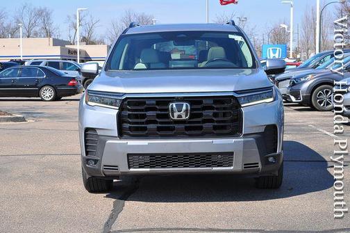 Solar Silver Metallic 2026 Honda Pilot Touring 8-Passenger