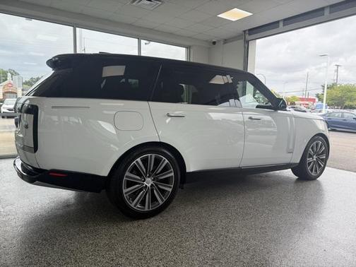 2023 Land Rover Range Rover Autobiography