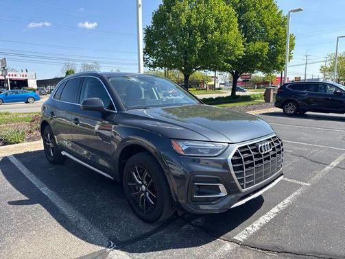 Manhattan Gray Metallic 2021 Audi Q5 45 Premium