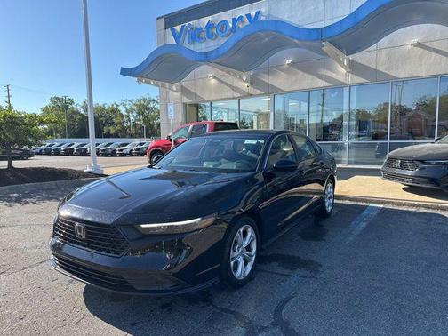 Crystal Black Pearl 2024 Honda Accord LX 1.5T