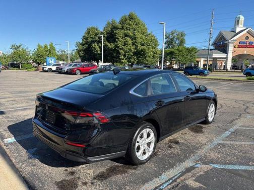 Crystal Black Pearl 2024 Honda Accord LX 1.5T