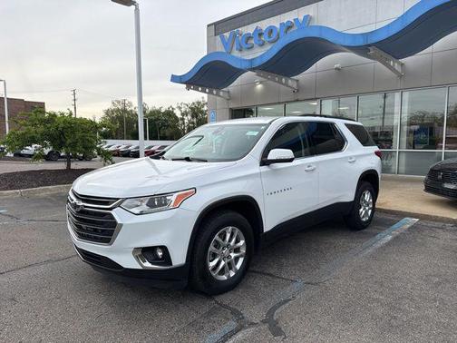 Summit White 2021 Chevrolet Traverse LT Cloth