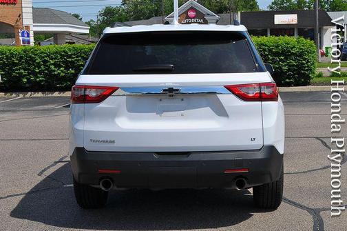 Summit White 2021 Chevrolet Traverse LT Cloth