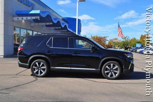 2025 Honda Pilot Touring 8-Passenger