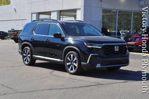2025 Honda Pilot Touring 8-Passenger